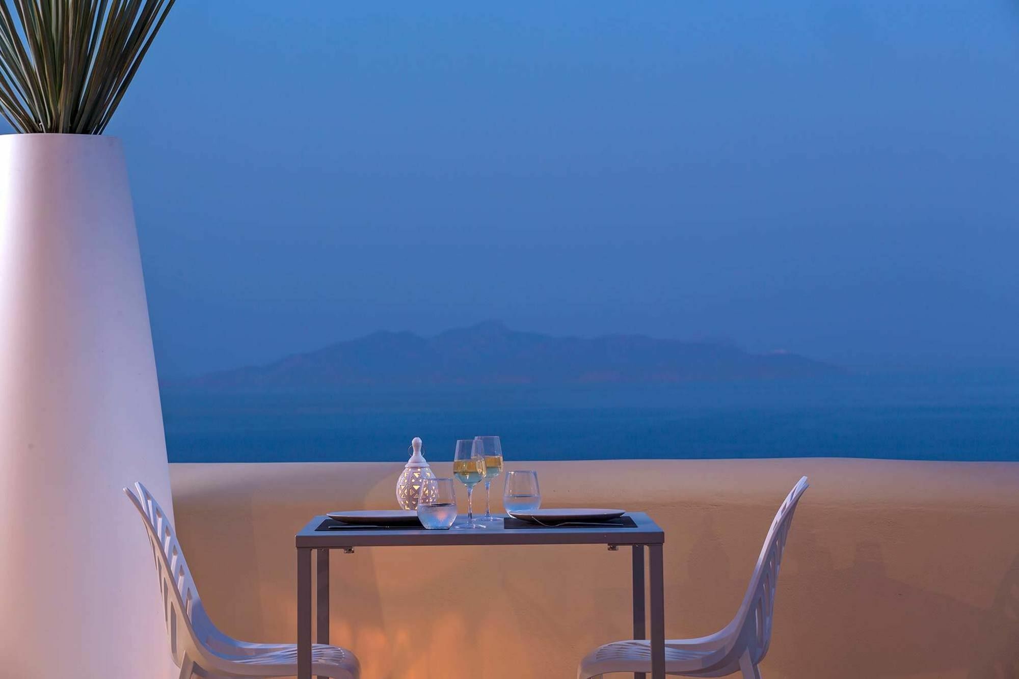 Skyfall Suites - Adults Only Pyrgos Kallistis Exterior photo
